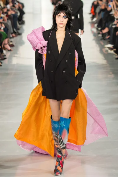 Look 19